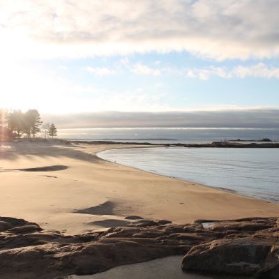 VEXALA, DEN BÖRDIGA SKÄRGÅRDSÖN. Vexala strandvy